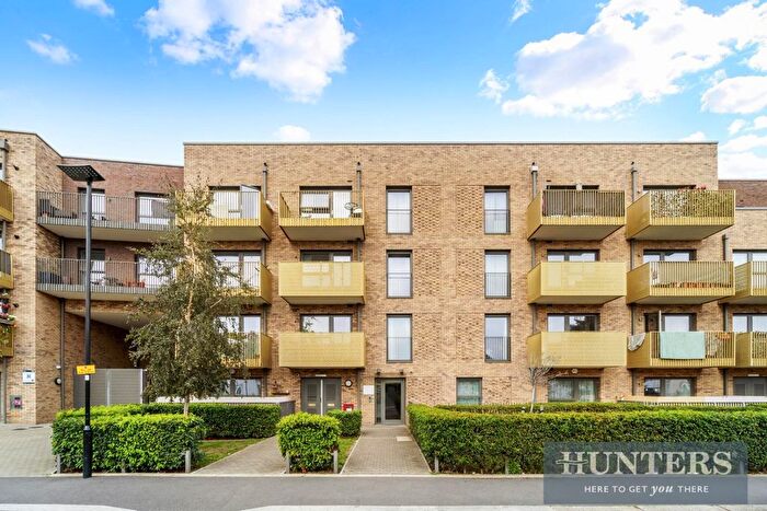 1 Bedroom Flat For Sale In Pears Road, Hounslow, TW3