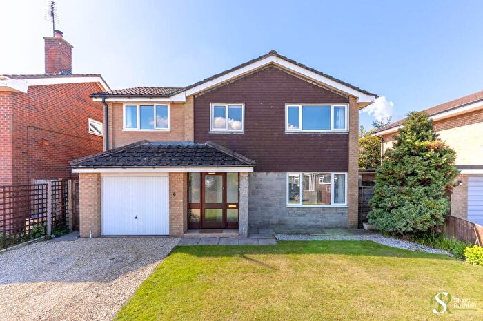 4 Bedroom Detached House For Sale In Elmstead Road, Chelford, SK11