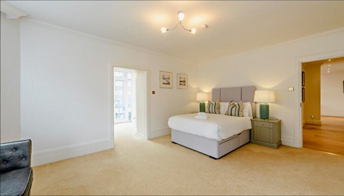 3 Bedroom Apartment To Rent In Flat, Strathmore Court, Park Road, London, NW8