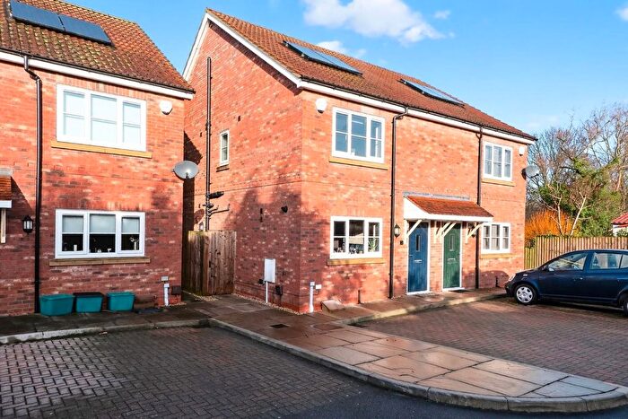 3 Bedroom Semi Detached House For Sale In Huntington Road, York, YO31