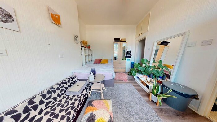 Studio To Rent In Cavendish Road, Kilburn, London, NW6