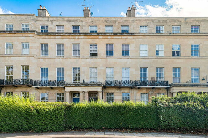 1 Bedroom Flat For Sale In Lansdown Crescent, Cheltenham, GL50