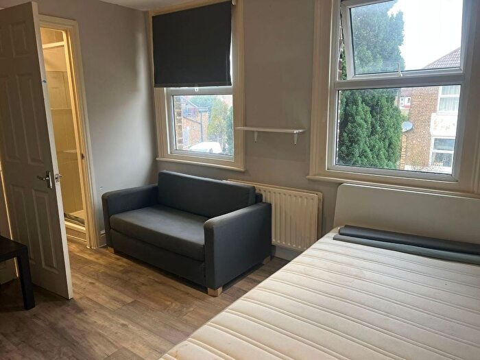 1 Bedroom Studio To Rent In Oval Road, Addiscombe, Croydon, CR0