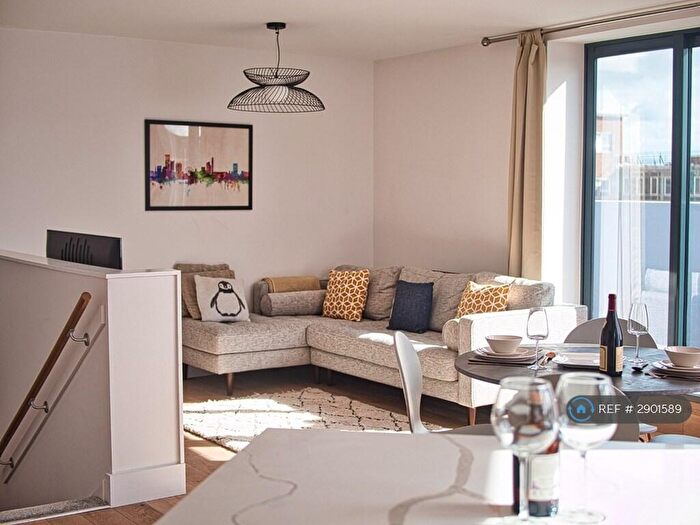 2 Bedroom Flat To Rent In Chapmans Passage, Birmingham, B1