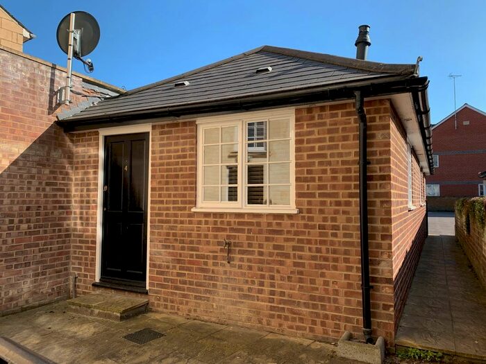 2 Bedroom Flat To Rent In Queens Road, Reading, RG1