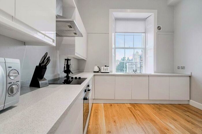 4 Bedroom Flat To Rent In Union Street, New Town, Edinburgh, EH1