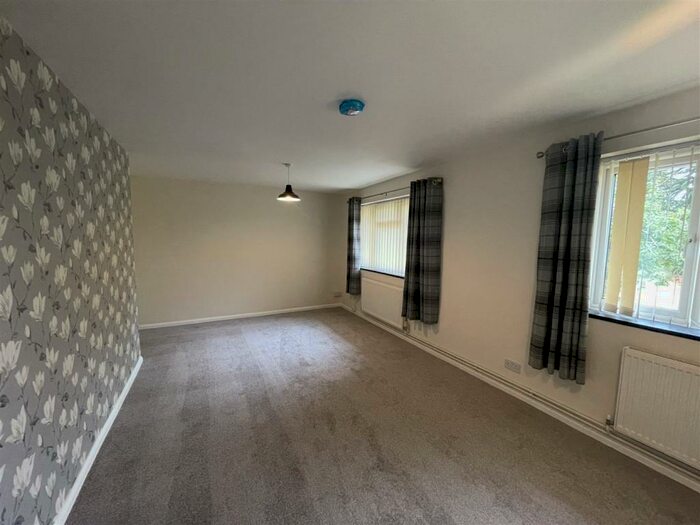 3 Bedroom SemiDetached Bungalow To Rent In Worcester Lane, Bekesbourne