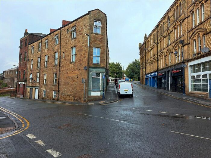 1 Bedroom Flat To Rent In Old Westgate, Dewsbury, West Yorkshire, WF13