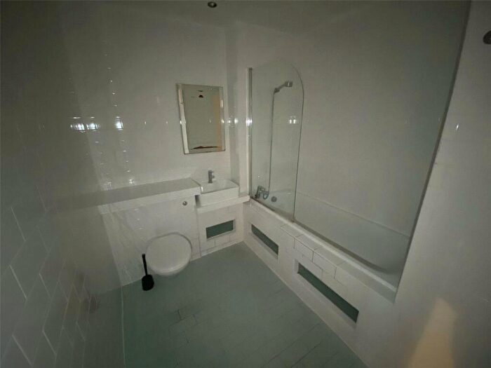 2 Bedroom Apartment To Rent In Ovale, Block C, Pollard Street, Manchester City Centre, M4