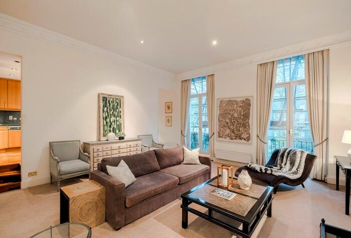2 Bedroom Flat To Rent In Bryanston Square, Marylebone, London, W1H