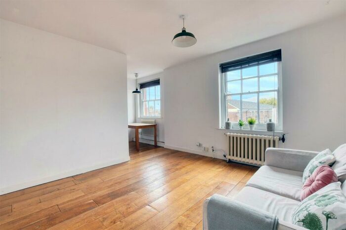 1 Bedroom Apartment To Rent In Shepton Houses, Welwyn Street, London, E2