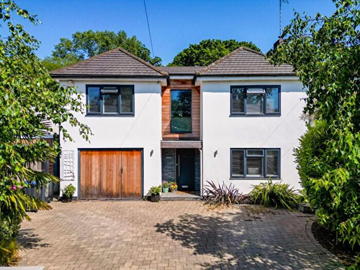 4 Bedroom Detached House For Sale In Cosgrove Avenue, Leigh-On-Sea, SS9