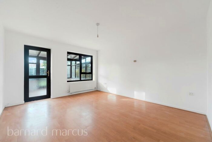 1 Bedroom House To Rent In Ambleside Avenue, Walton-On-Thames, KT12