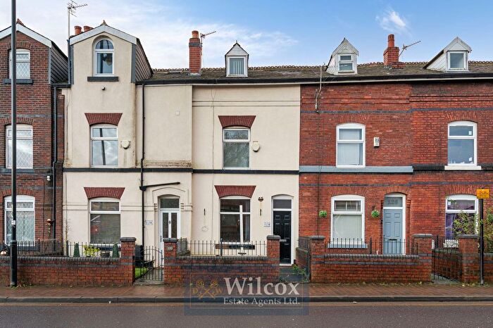 3 Bedroom Terraced House For Sale In Thicketford Road, Bolton, BL2