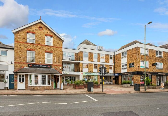 1 Bedroom Flat To Rent In Oatlands Drive, Weybridge KT13