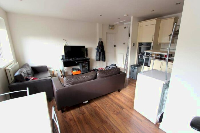 1 Bedroom Flat To Rent In Teresa Gardens, Waltham Cross, EN8