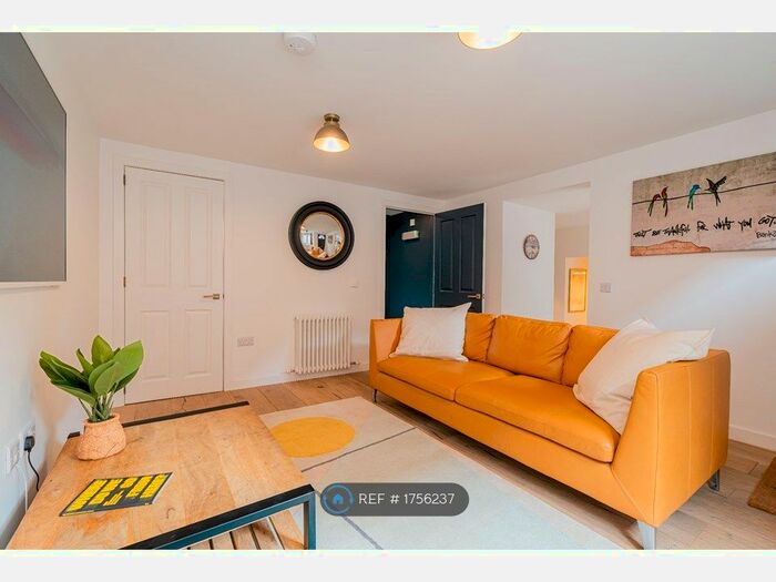 2 Bedroom Terraced House To Rent In Springvalley Gardens, Edinburgh, EH10