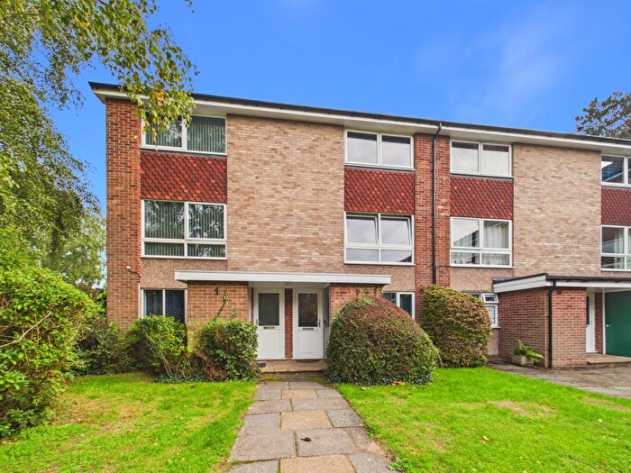 2 Bedroom Maisonette For Sale In Hart Drive, Sutton Coldfield, B73