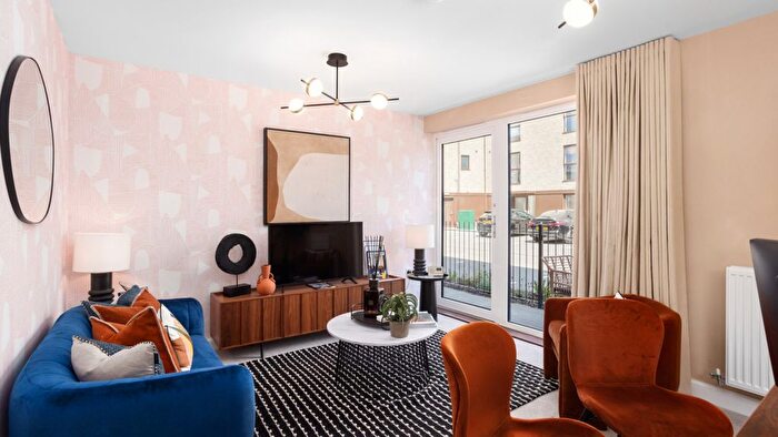 2 Bedroom Flat For Sale In Beagle Road, Cambridge, CB3