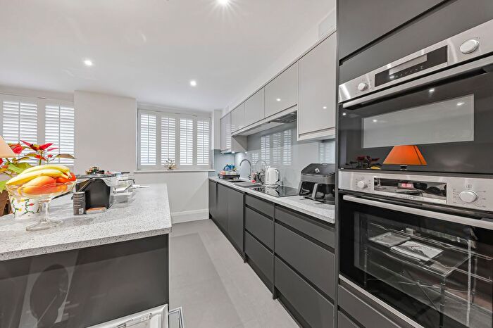 2 Bedroom Flat To Rent In Holland Villas Road, London, W14