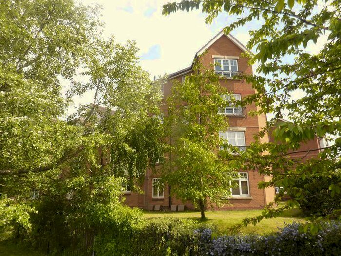 2 Bedroom Flat To Rent In Greenhaven Drive, Central Thamesmead, London, SE28