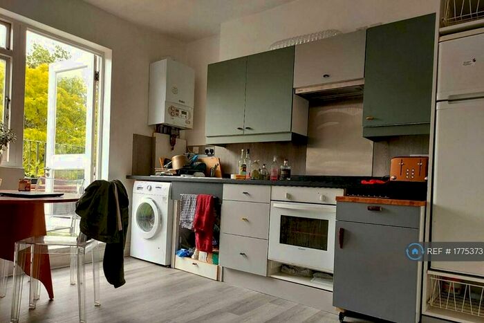 2 Bedroom Flat To Rent In Marlborough Road, London, N19