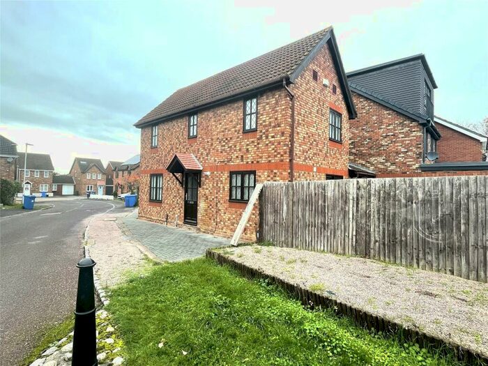 3 Bedroom Link Detached House To Rent In Hemmyng Corner, Warfield, Bracknell, Berkshire, RG42