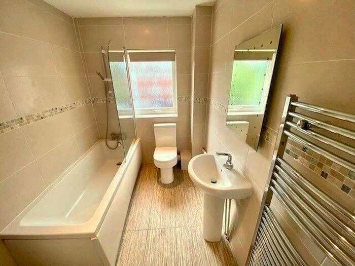 4 Bedroom Terraced House To Rent In Rectory Court, Botley, Southampton, Hampshire, SO30
