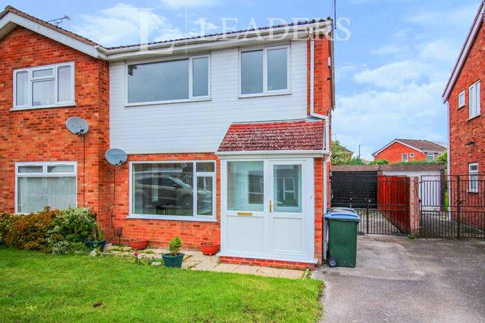 3 Bedroom Semi-Detached House To Rent In Elmore Close, Coventry, CV3