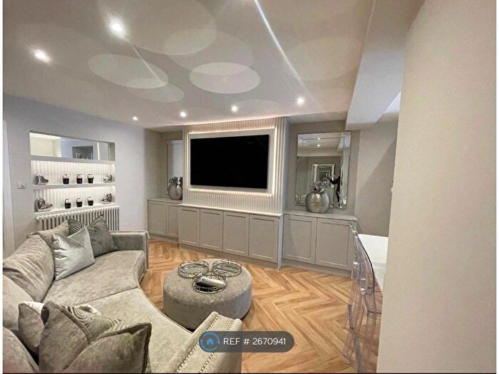 2 Bedroom Flat To Rent In Clarendon Avenue, Leamington Spa, CV32