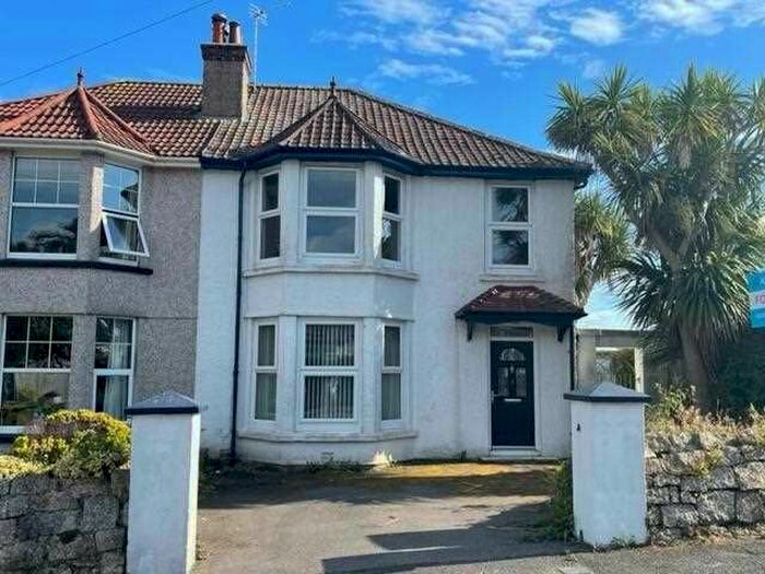 Houses for sale & to rent in TR11 2LQ, Trescobeas Road, Falmouth