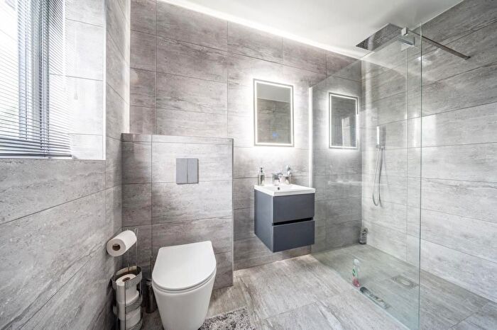 6 Bedroom Detached House For Sale In Farnham Common, Amersham, SL2