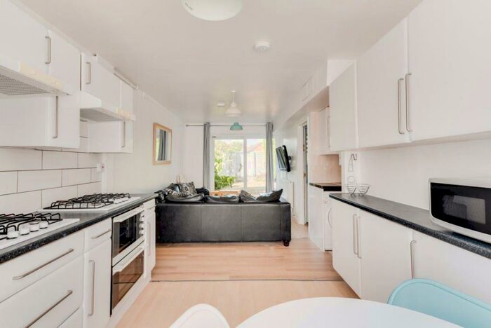 5 Bedroom House To Rent In College Road, Canterbury, CT1