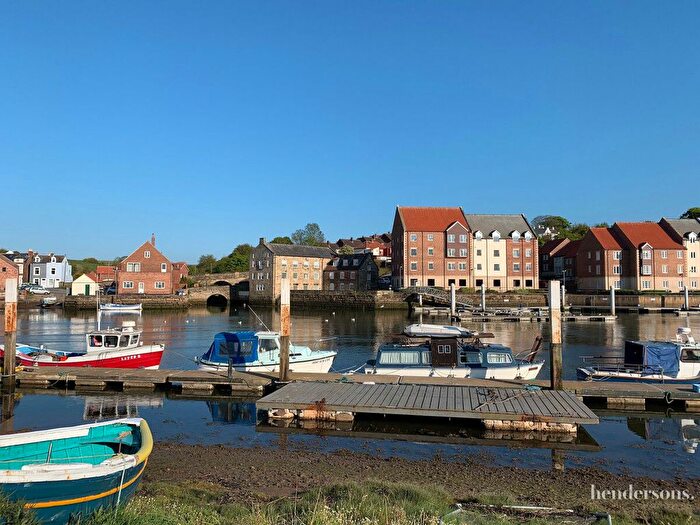 2 Bedroom Flat For Sale In Whitehall Landing, Whitby, YO22