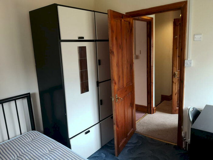 4 Bedroom Semi-Detached House To Rent In The Crescent, Brighton, BN2