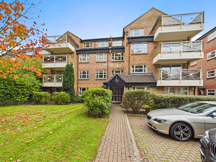 2 Bedroom Flat To Rent In Park Road, Beckenham, BR3