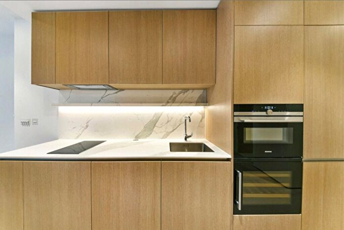 Apartment To Rent In Park Drive, London, E14