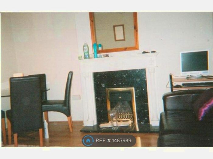 3 Bedroom Flat To Rent In Australia Road/ Bloemfontein Road, London, W12