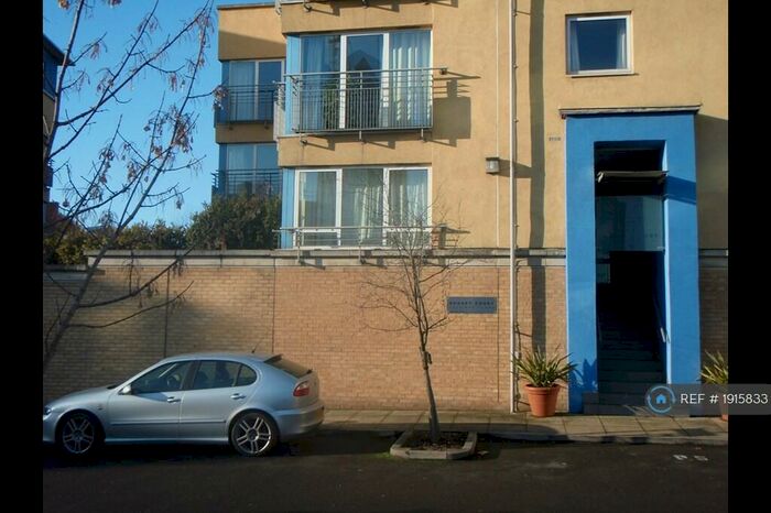 1 Bedroom Flat To Rent In Bogart Court, London, E14