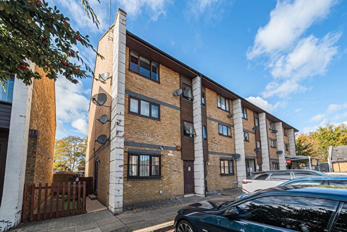 1 Bedroom Flat For Sale In Manor Close, Thamesmead, SE28