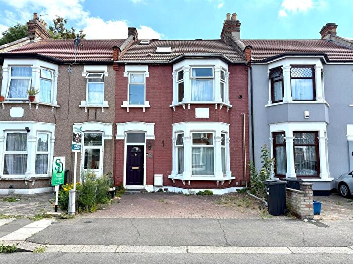 4 Bedroom House For Sale In Colenso Road, Newbury Park, IG2