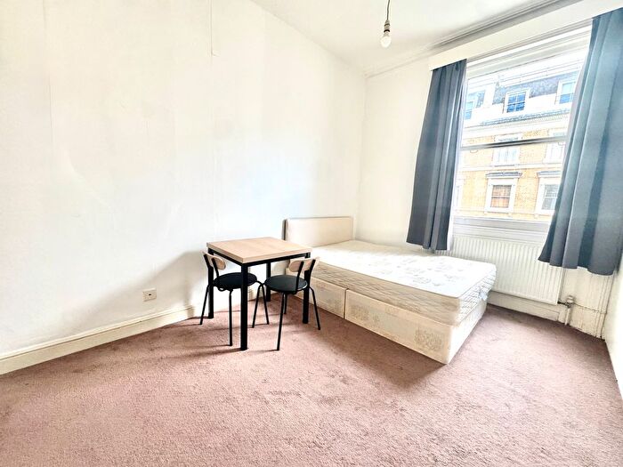 Studio To Rent In Clanricarde Gardens, London, W2