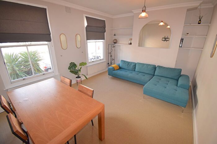 3 Bedroom Flat To Rent In Tollington Way, London, N7