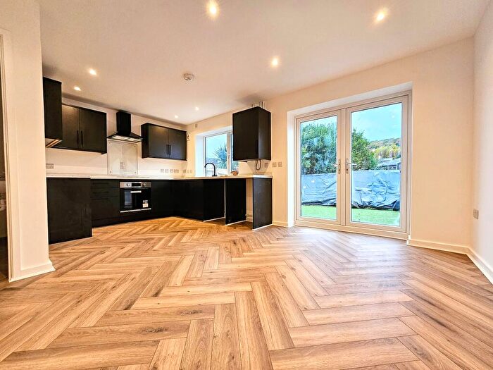 4 Bedroom End Of Terrace House To Rent In John Street, Porth, CF39