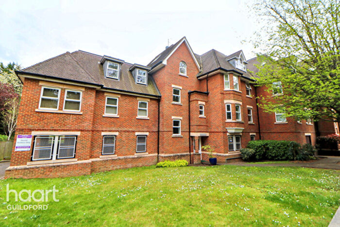 3 Bedroom Apartment For Sale In Constitution Hill, Woking, GU22