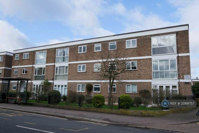 2 Bedroom Flat To Rent In Larkswood Court, London, E4
