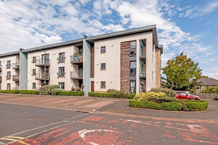 3 Bedroom Flat For Sale In / East Pilton Farm Place, Fettes, Edinburgh, EH5