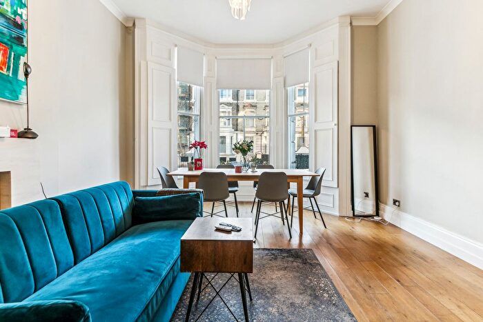 2 Bedroom Flat To Rent In Holland Road, Kensington, W14