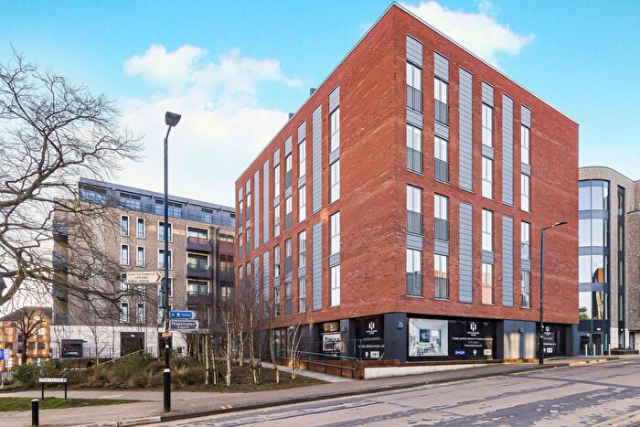 1 Bedroom Flat To Rent In Hertfordshire House, Civic Close, St. Albans, Hertfordshire, AL1