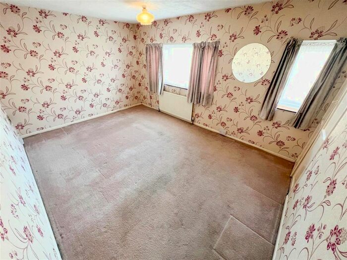 2 Bedroom Semi-Detached House For Sale In Greenfield Lane, Balby, Doncaster, DN4